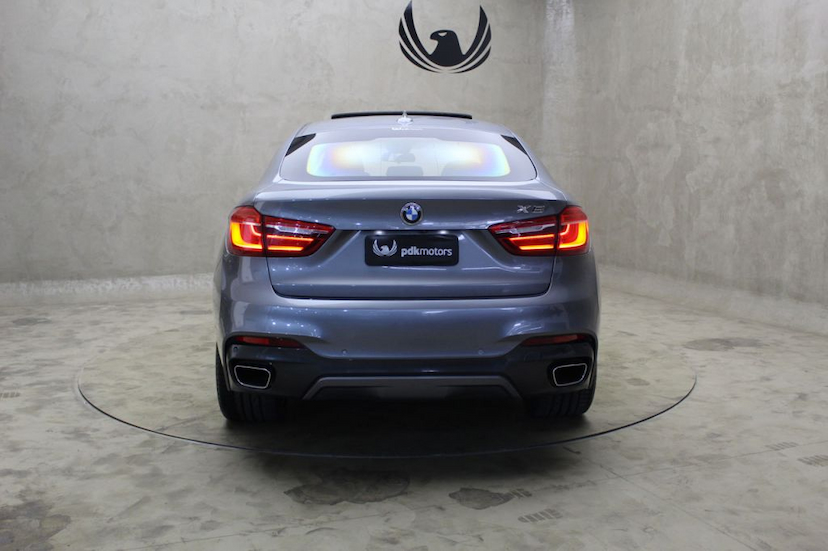 Foto do veículo BMW  X6 50I M SPORT 2015 44.350 KM 265.000,00