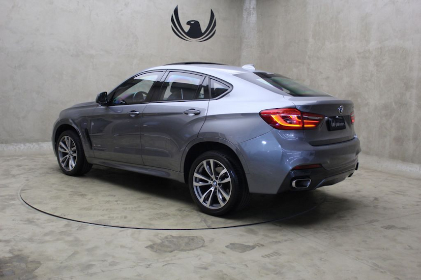 Foto do veículo BMW  X6 50I M SPORT 2015 44.350 KM 265.000,00