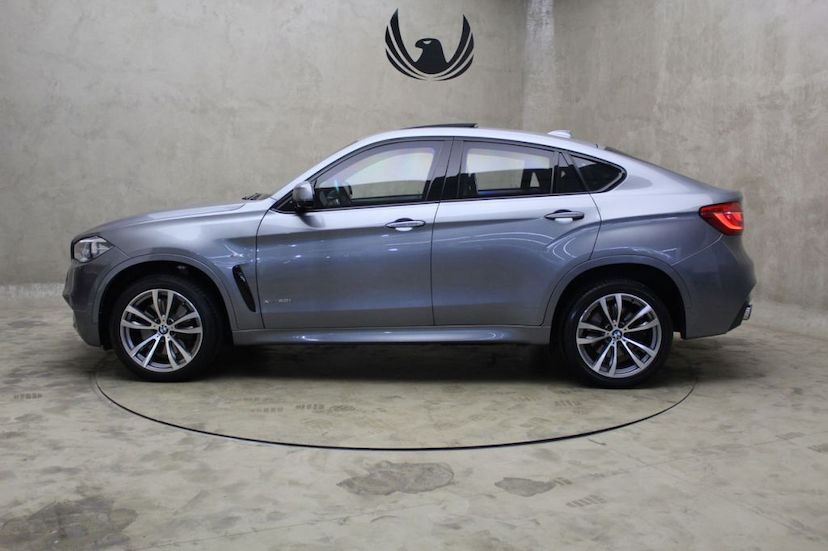 Foto do veículo BMW  X6 50I M SPORT 2015 44.350 KM 265.000,00