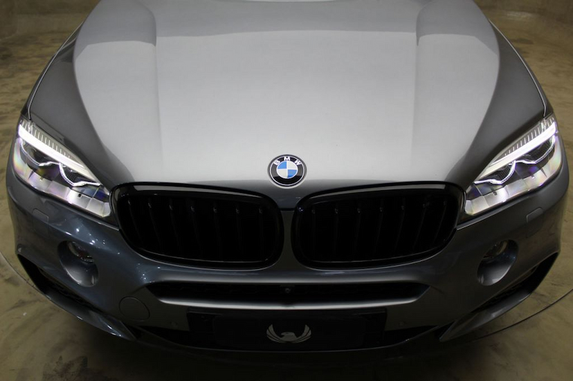 Foto do veículo BMW  X6 50I M SPORT 2015 44.350 KM 265.000,00