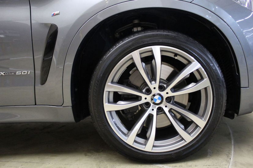 Foto do veículo BMW  X6 50I M SPORT 2015 44.350 KM 265.000,00