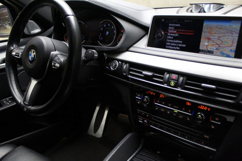 Foto do veículo BMW  X6 50I M SPORT 2015 44.350 KM 265.000,00