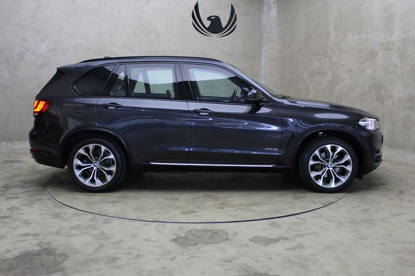 Foto do veículo BMW  X5 35I FULL 2015 37.305 KM 239.000,00