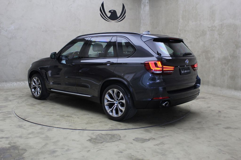 Foto do veículo BMW  X5 35I FULL 2015 37.305 KM 239.000,00