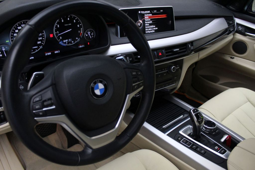 Foto do veículo BMW  X5 35I FULL 2015 37.305 KM 239.000,00