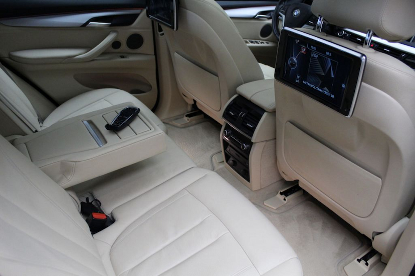 Foto do veículo BMW  X5 35I FULL 2015 37.305 KM 239.000,00