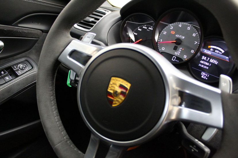 Foto do veículo PORSCHE  CAYMAN GTS 2016 64.520 KM 349.000,00