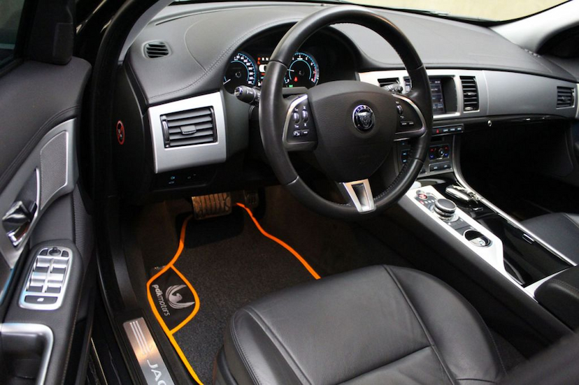 Foto do veículo JAGUAR  XF 2.0 LUXURY 2015 35.275 KM 109.000,00