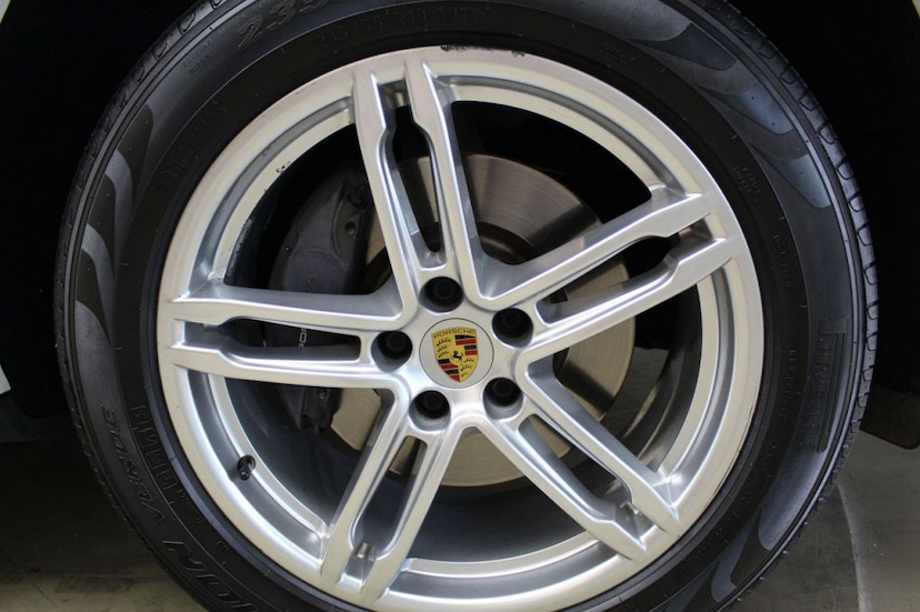 Foto do veículo PORSCHE  MACAN 2015 61.580 KM 229.000,00