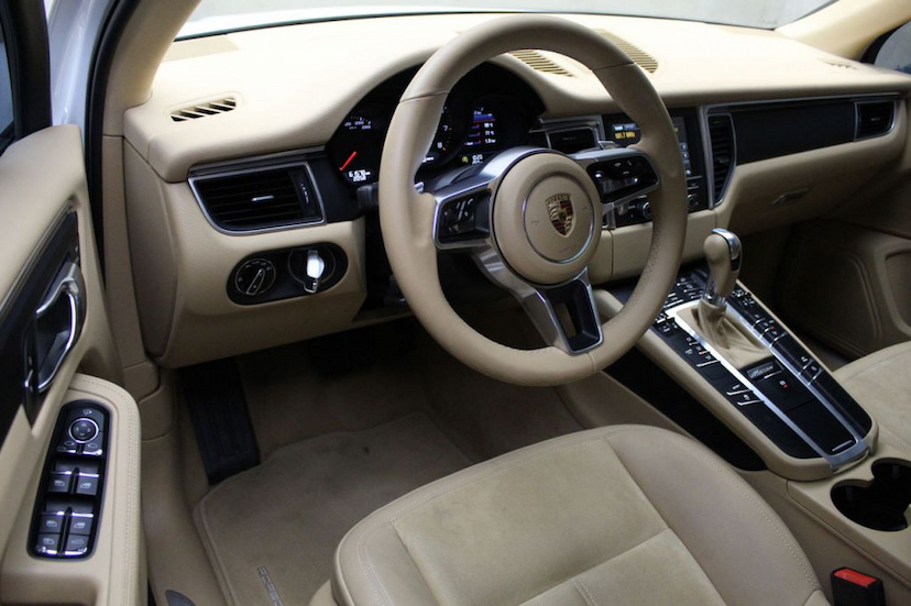 Foto do veículo PORSCHE  MACAN 2015 61.580 KM 229.000,00
