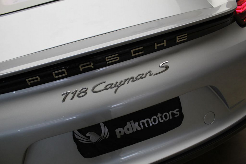 Foto do veículo PORSCHE  718 CAYMAN S 2018 1.450 KM 430.000,00