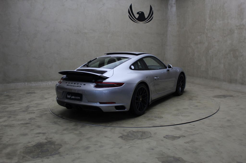 Foto do veículo PORSCHE  911 CARRERA GTS 2018 5.660 KM 690.000,00