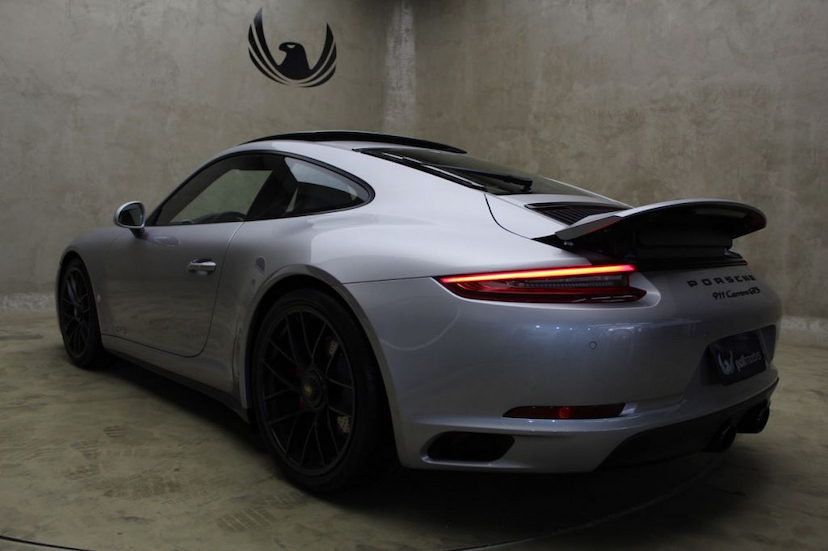 Foto do veículo PORSCHE  911 CARRERA GTS 2018 5.660 KM 690.000,00