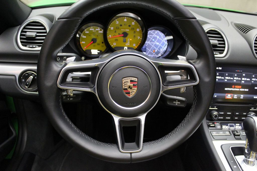 Foto do veículo PORSCHE  718 BOXSTER 2018 15.685 KM 349.000,00
