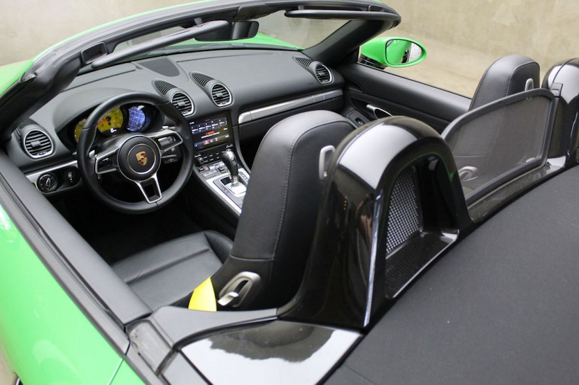 Foto do veículo PORSCHE  718 BOXSTER 2018 15.685 KM 349.000,00