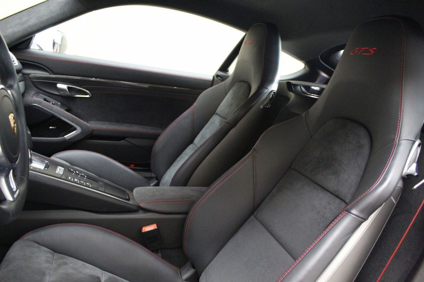 Foto do veículo PORSCHE  CAYMAN GTS 2015 4.435 KM 379.000,00