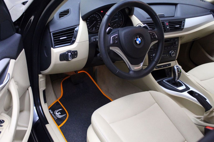 Foto do veículo BMW  X1 20I S-DRIVE 2015 52.180 KM 79.000,00