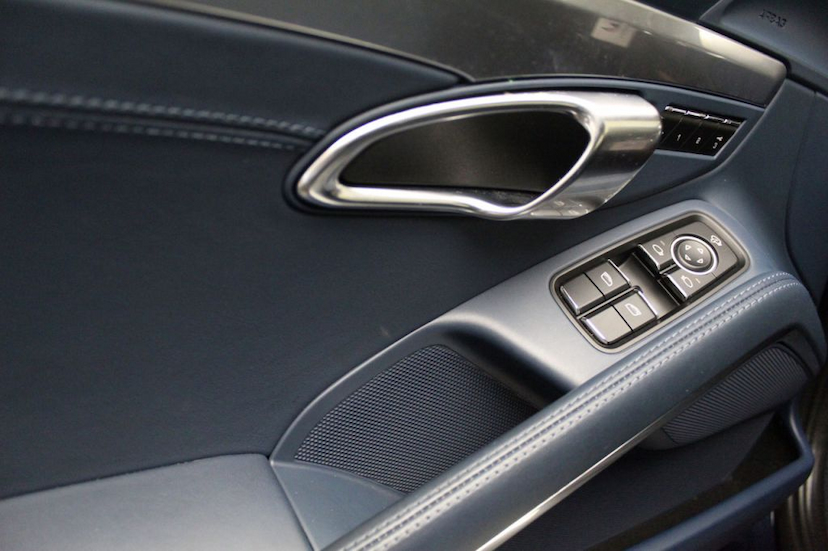Foto do veículo PORSCHE  911 CARRERA S 2012 2.572 KM 425.000,00