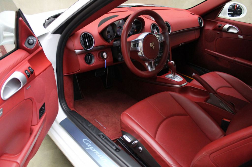 Foto do veículo PORSCHE  CAYMAN S 2012 12.800 KM 255.000,00