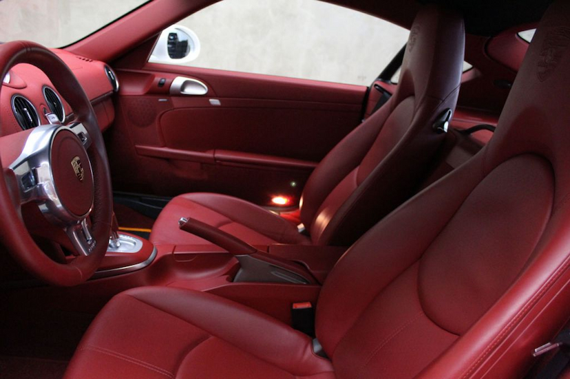 Foto do veículo PORSCHE  CAYMAN S 2012 12.800 KM 255.000,00