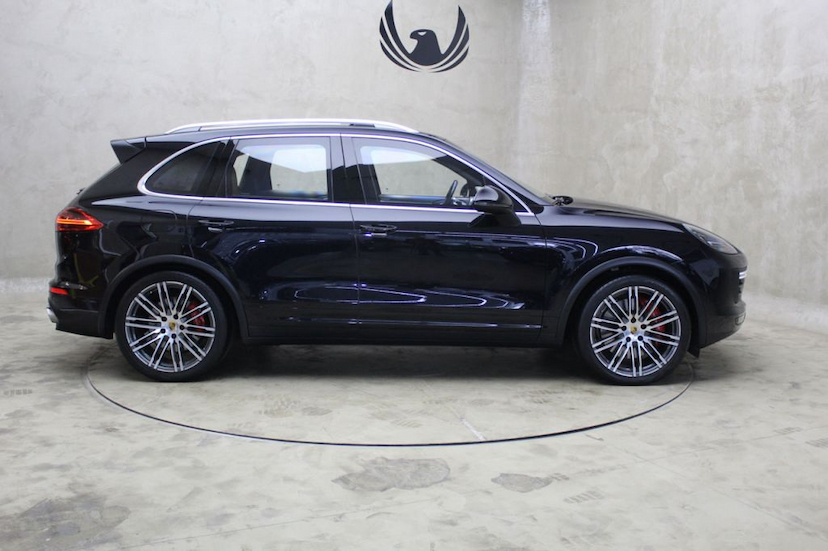 Foto do veículo PORSCHE  CAYENNE TURBO 2015 13.870 KM 429.000,00