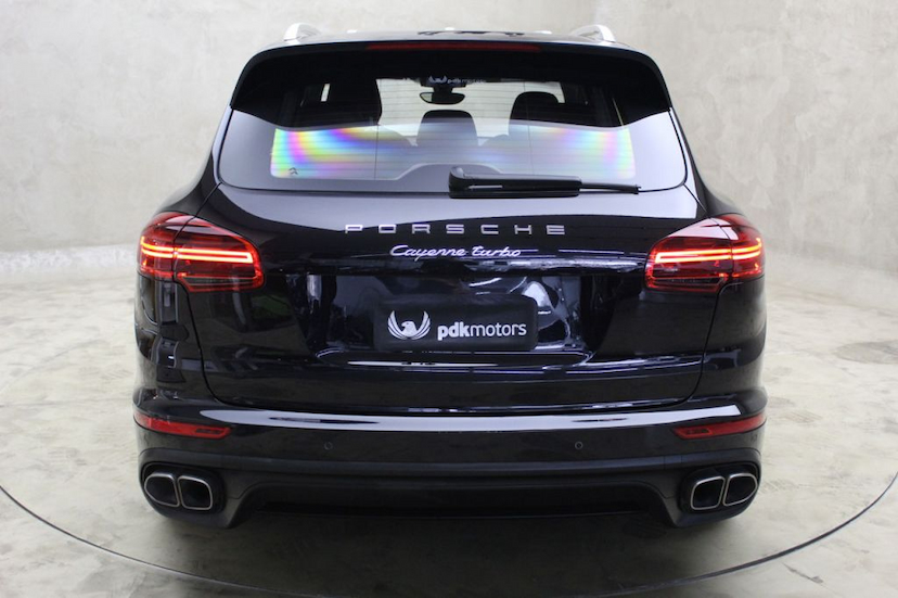 Foto do veículo PORSCHE  CAYENNE TURBO 2015 13.870 KM 429.000,00