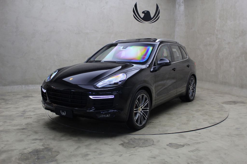 Foto do veículo PORSCHE  CAYENNE TURBO 2015 13.870 KM 429.000,00