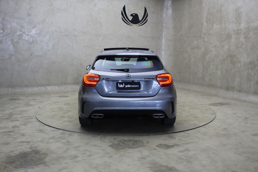 Foto do veículo MERCEDES-BENZ  A45 AMG 2014 52.645 KM 189.000,00