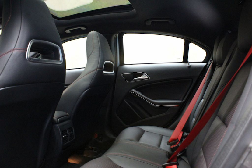 Foto do veículo MERCEDES-BENZ  A45 AMG 2014 52.645 KM 189.000,00