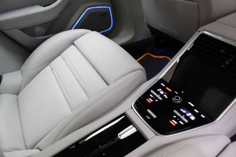 Foto do veículo PORSCHE  PANAMERA 4 ST HYBRID 2018 9.585 KM 585.000,00