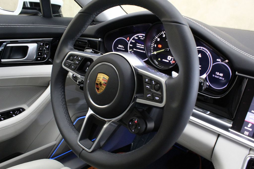 Foto do veículo PORSCHE  PANAMERA 4 ST HYBRID 2018 9.585 KM 585.000,00