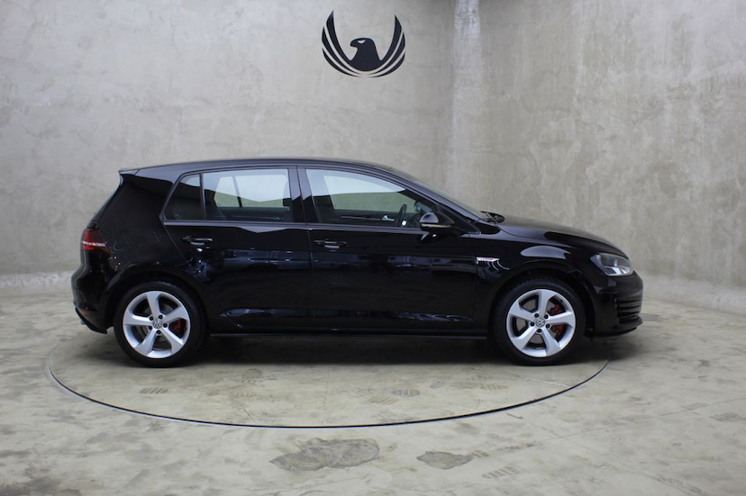 Foto do veículo VOLKSWAGEN  GOLF GTI 2016 32.060 KM 95.000,00