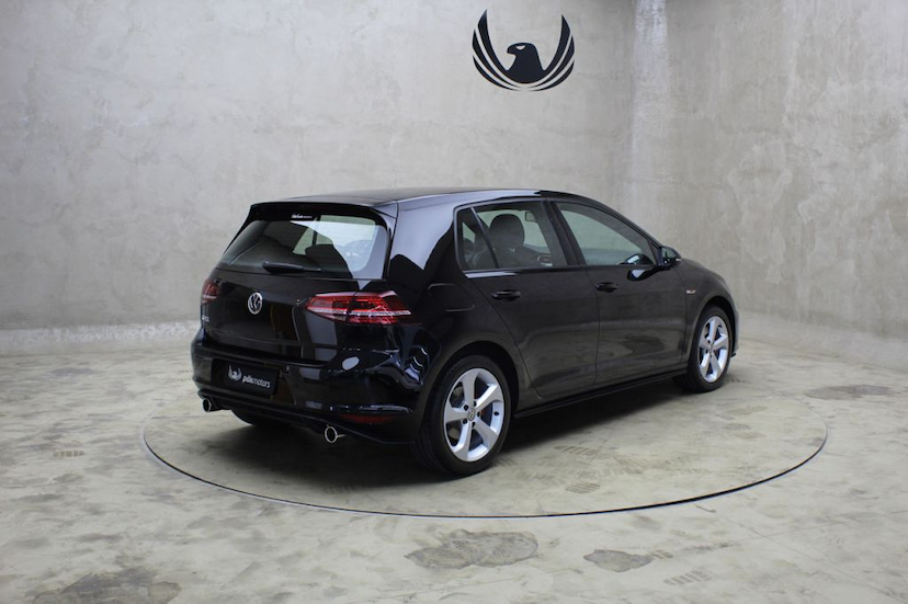 Foto do veículo VOLKSWAGEN  GOLF GTI 2016 32.060 KM 95.000,00