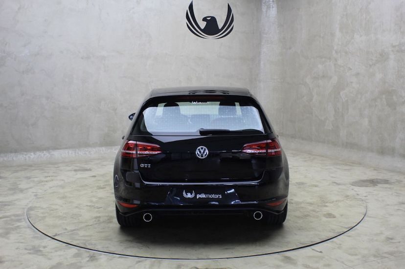 Foto do veículo VOLKSWAGEN  GOLF GTI 2016 32.060 KM 95.000,00