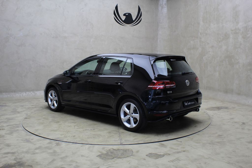 Foto do veículo VOLKSWAGEN  GOLF GTI 2016 32.060 KM 95.000,00