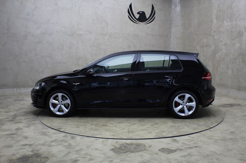 Foto do veículo VOLKSWAGEN  GOLF GTI 2016 32.060 KM 95.000,00