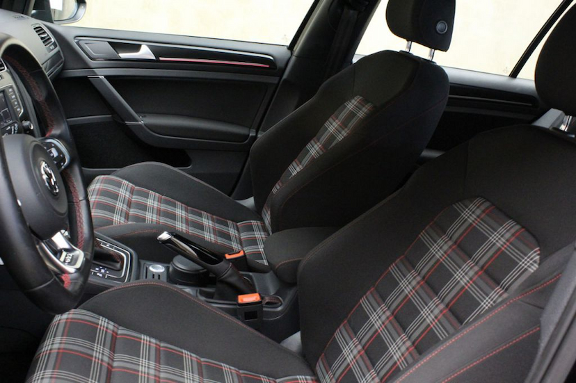 Foto do veículo VOLKSWAGEN  GOLF GTI 2016 32.060 KM 95.000,00