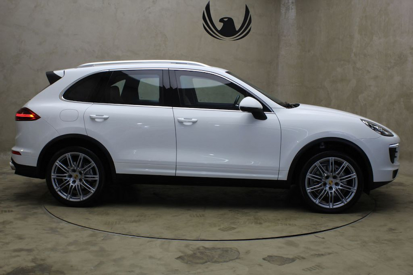 Foto do veículo PORSCHE  CAYENNE S 2016 34.175 KM 299.000,00