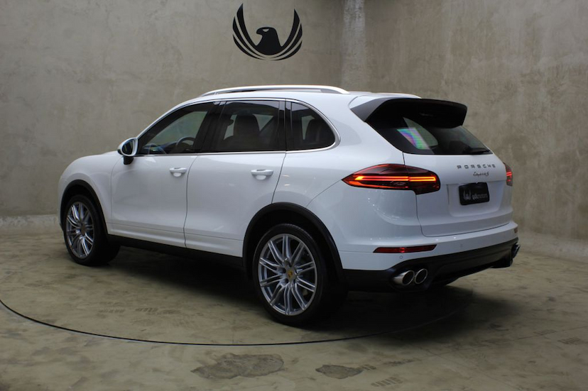 Foto do veículo PORSCHE  CAYENNE S 2016 34.175 KM 299.000,00