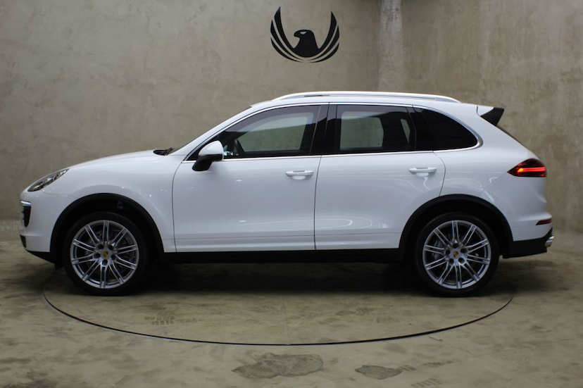 Foto do veículo PORSCHE  CAYENNE S 2016 34.175 KM 299.000,00
