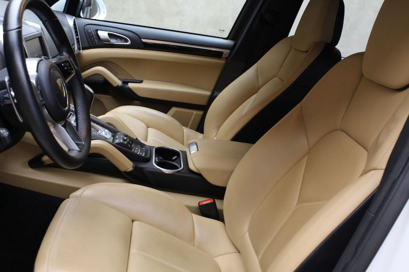 Foto do veículo PORSCHE  CAYENNE S 2016 34.175 KM 299.000,00