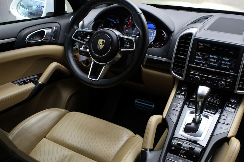 Foto do veículo PORSCHE  CAYENNE S 2016 34.175 KM 299.000,00