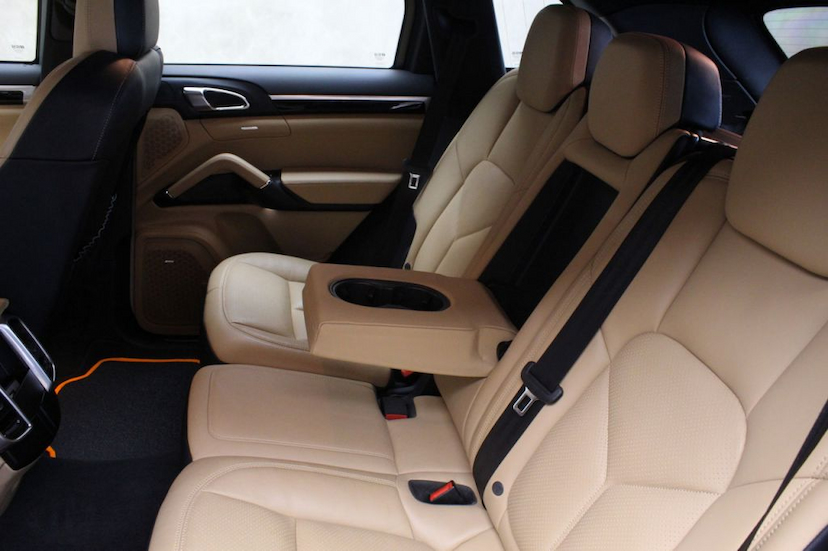 Foto do veículo PORSCHE  CAYENNE S 2016 34.175 KM 299.000,00