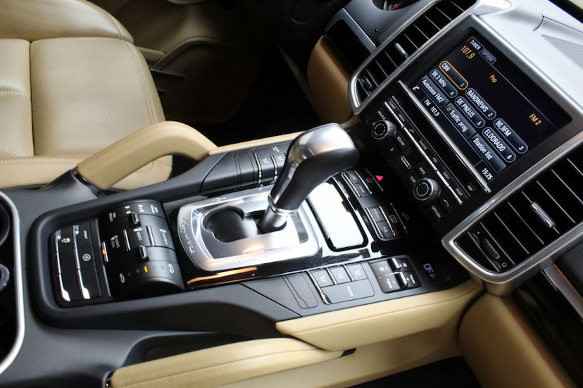 Foto do veículo PORSCHE  CAYENNE S 2016 34.175 KM 299.000,00