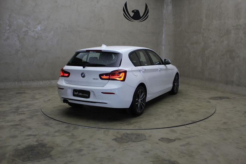 Foto do veículo BMW  120I SPORT GP 2019 5.440 KM 139.000,00