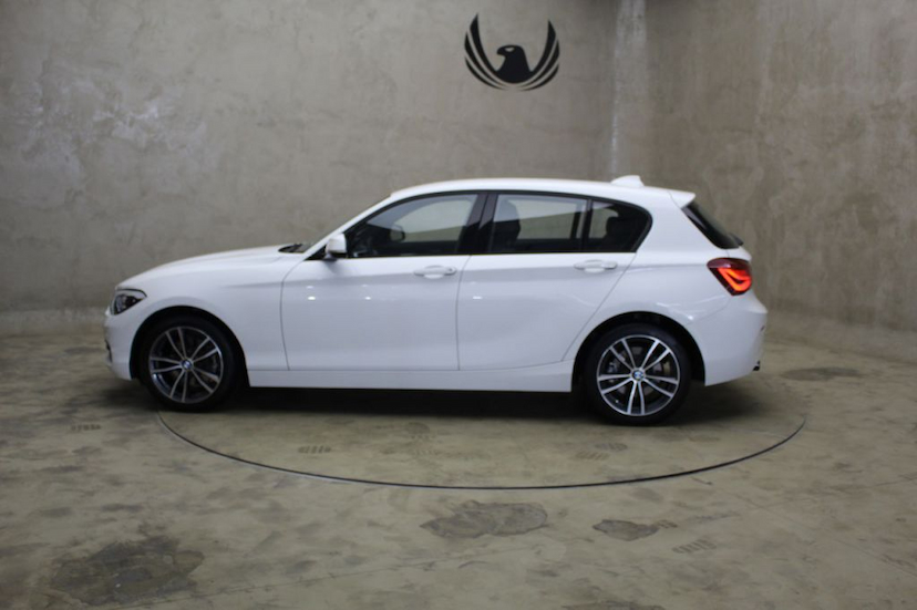 Foto do veículo BMW  120I SPORT GP 2019 5.440 KM 139.000,00