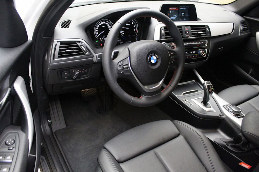 Foto do veículo BMW  120I SPORT GP 2019 5.440 KM 139.000,00