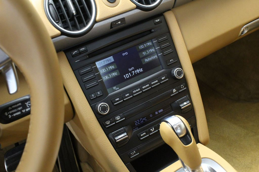 Foto do veículo PORSCHE  CAYMAN 2011 17.690 KM 185.000,00