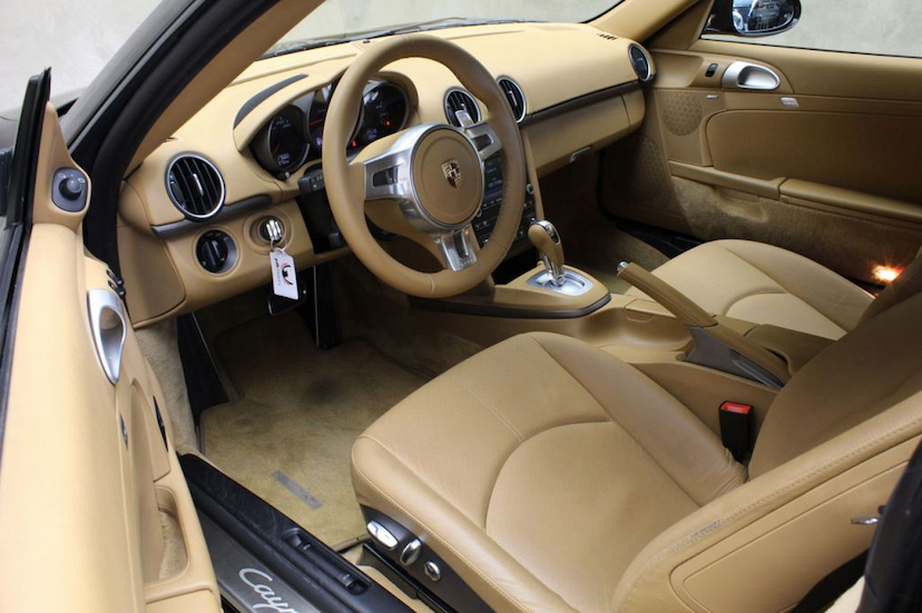 Foto do veículo PORSCHE  CAYMAN 2011 17.690 KM 185.000,00