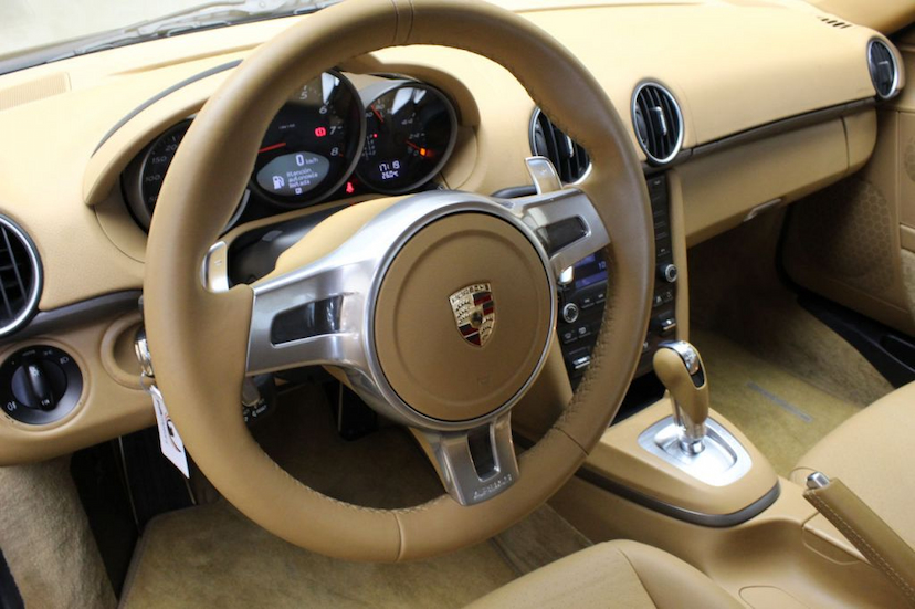Foto do veículo PORSCHE  CAYMAN 2011 17.690 KM 185.000,00